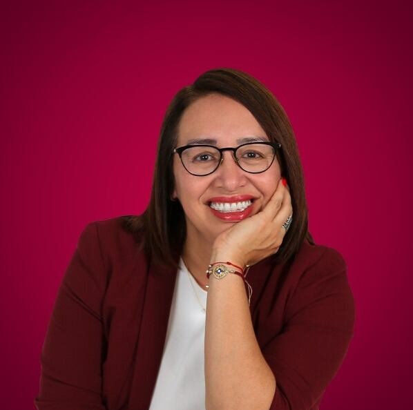 Azucena Cisneros Coss