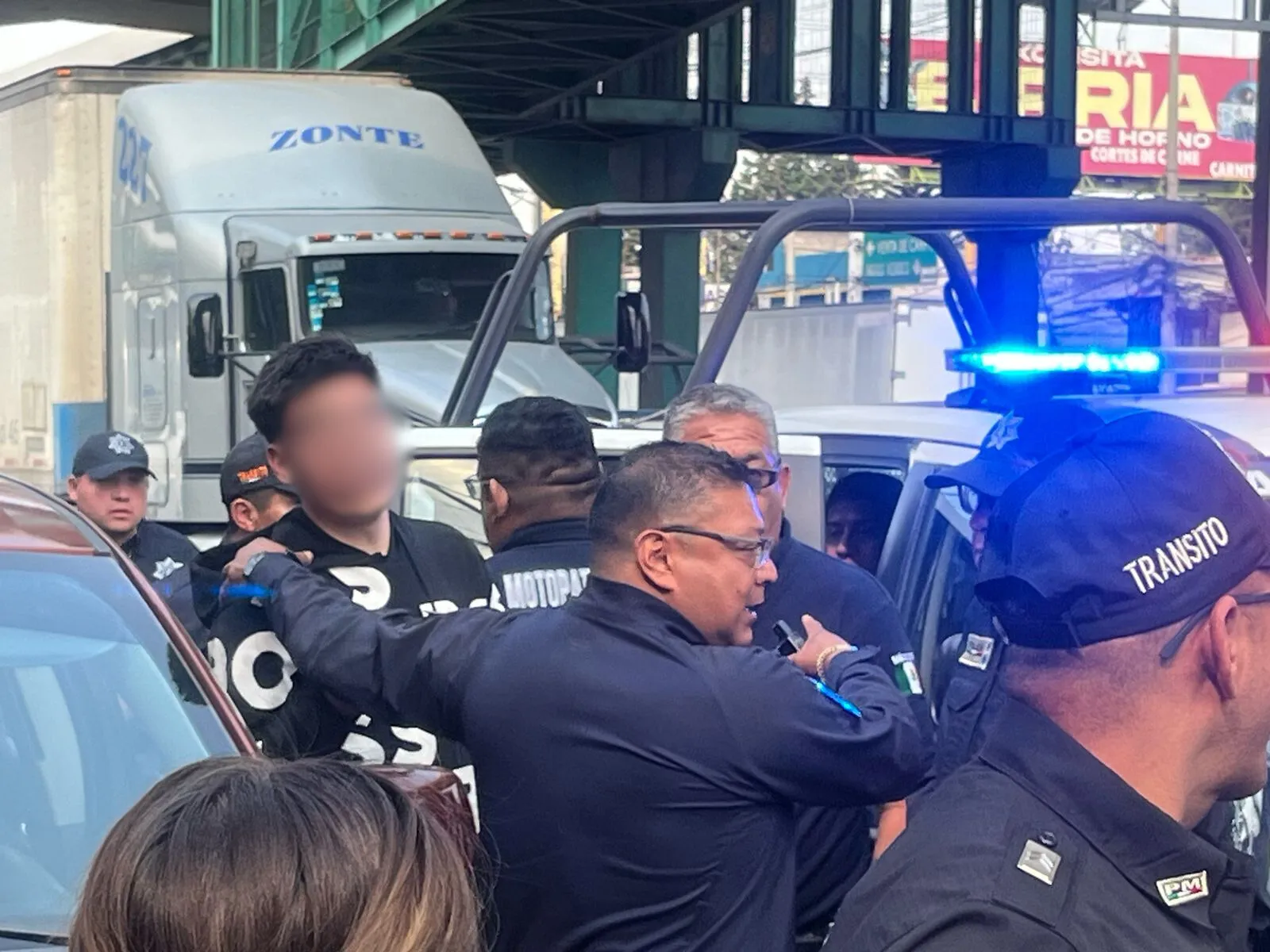 Sujeto que presuntamente habría robado un celular fue detenido por policías de Ecatepec