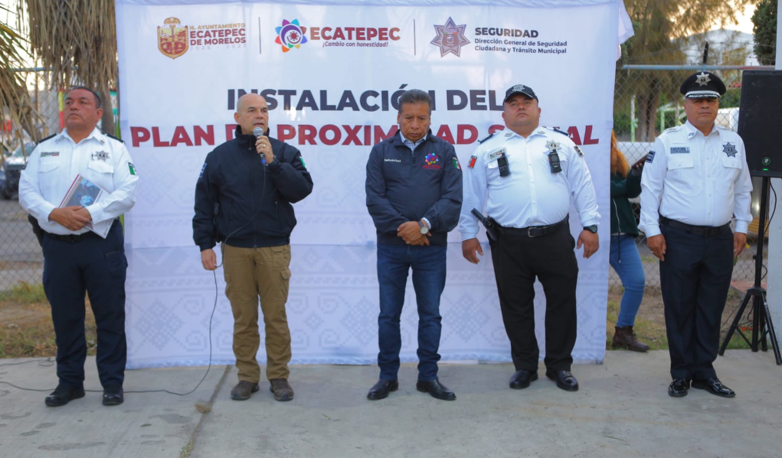 Saludar, sonreír y servir, valores de la policía de Proximidad Social