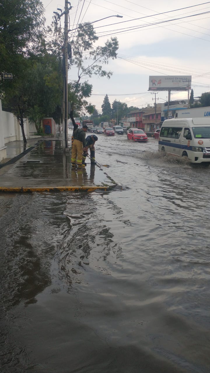 Leves encharcamientos tras lluvias en Ecatepec
