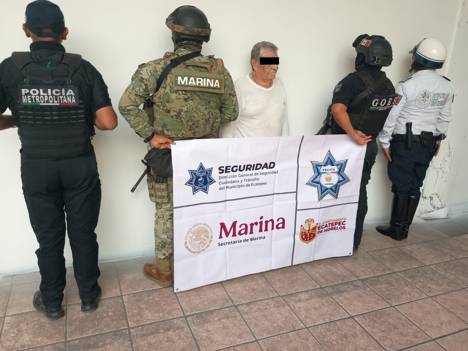 Policía de Ecatepec y Marina aseguran a octogenario que amenazaba con arma larga a mujeres