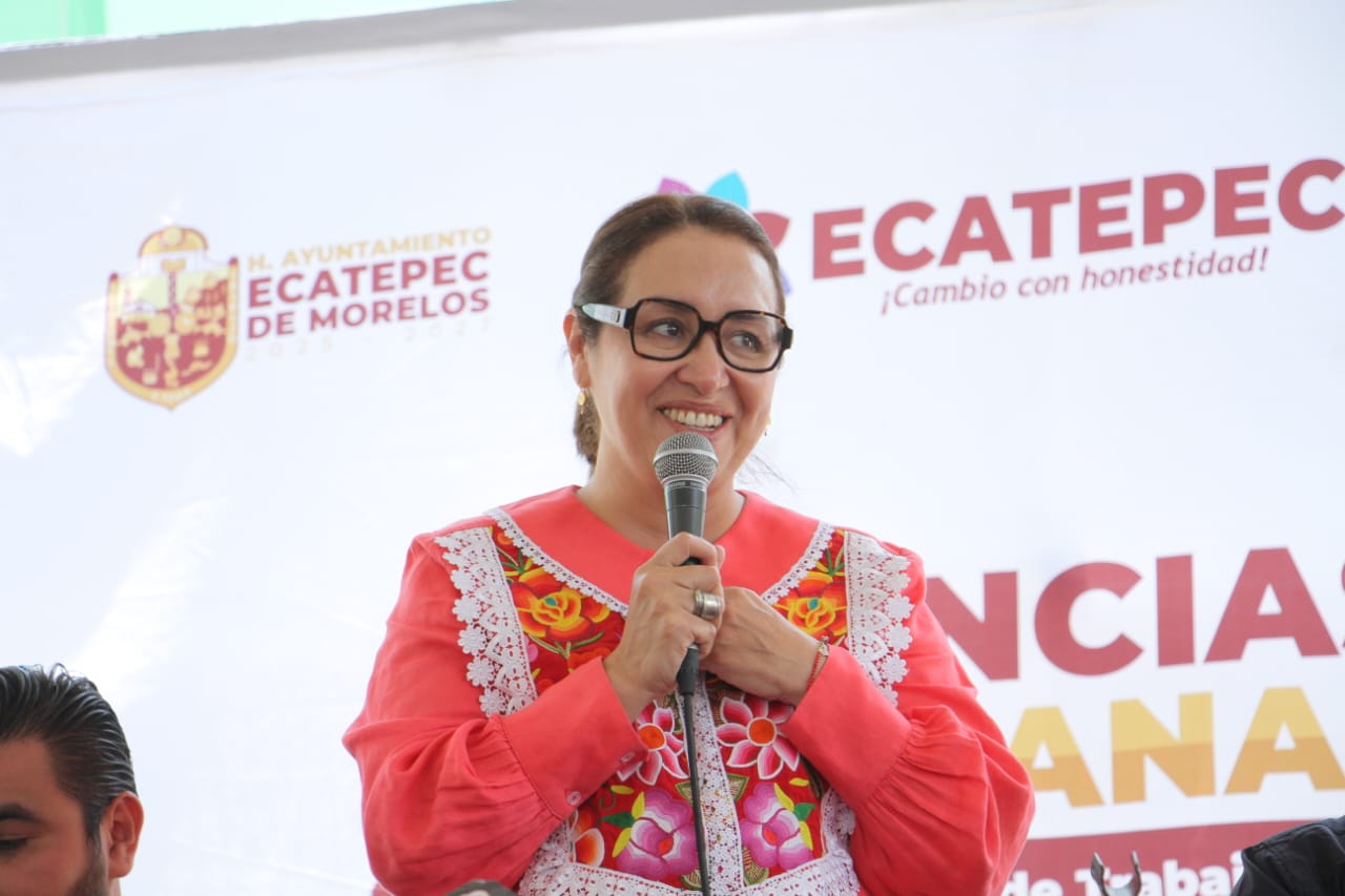Desde el territorio Azucena Cisneros atiende necesidades urgentes; “aquí estamos, para que el cambio llegue a más lugares de Ecatepec”
