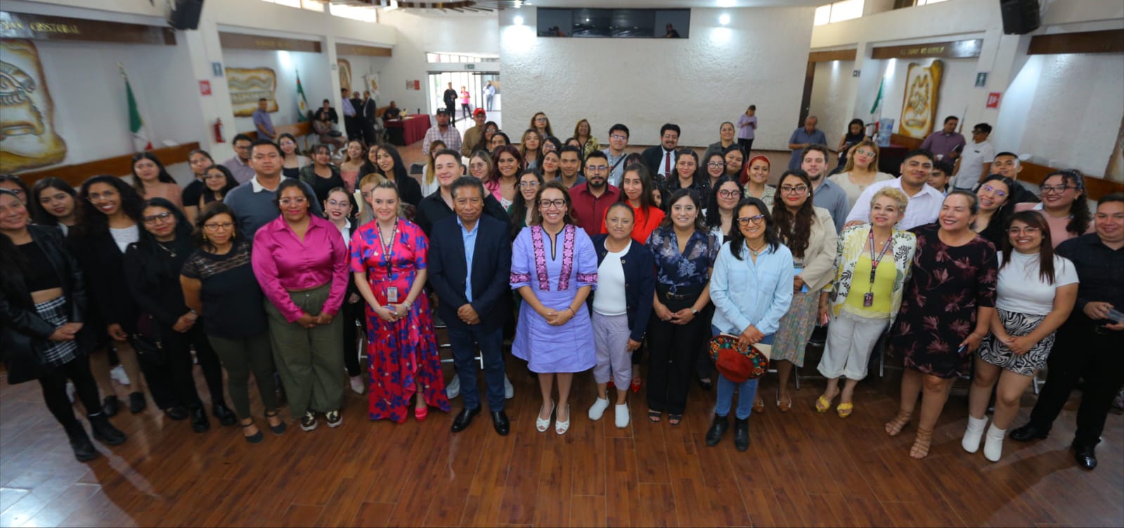 Jóvenes profesionistas del programa Mi Primera Chamba laboran ya en el Gobierno de Ecatepec