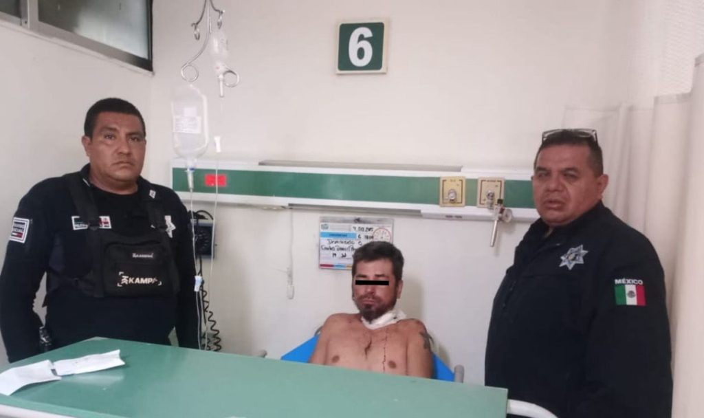Detiene policía de Ecatepec a sujeto que apuñaló a su familia