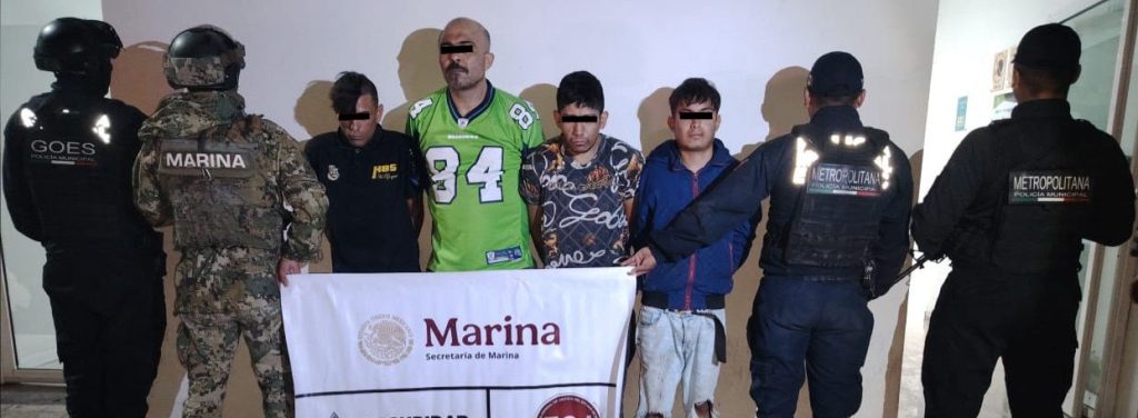 Policía de Ecatepec y Marina detienen a banda de robo de vehículos