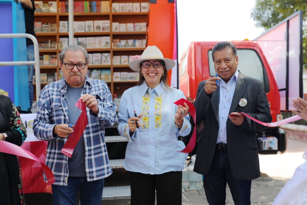 Ecatepec apuesta por los libros para ganar terreno a la delincuencia