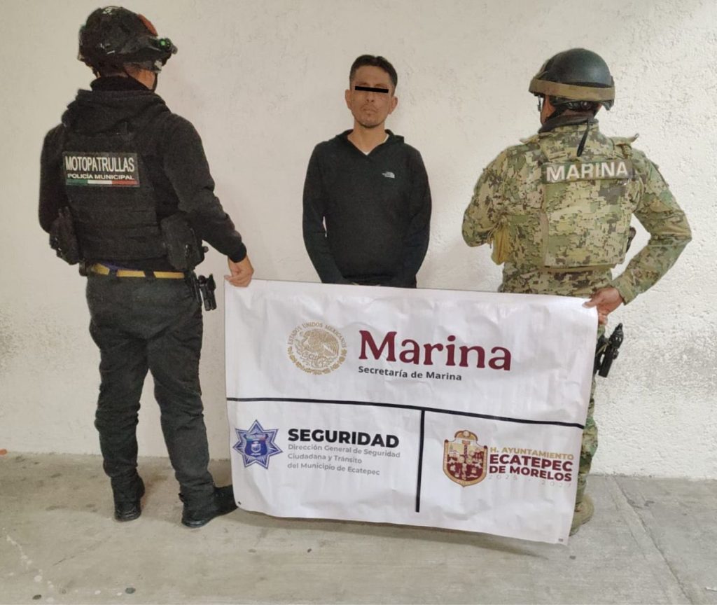 Policía Municipal y Marina detienen a dos personas por impactar a tres motopatrulleros