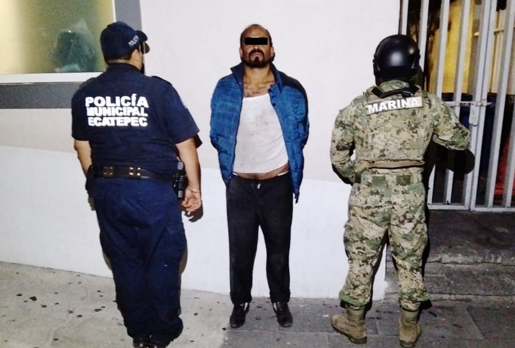Policía de Ecatepec detiene a sujeto por prender fuego a unidad del Mexibús