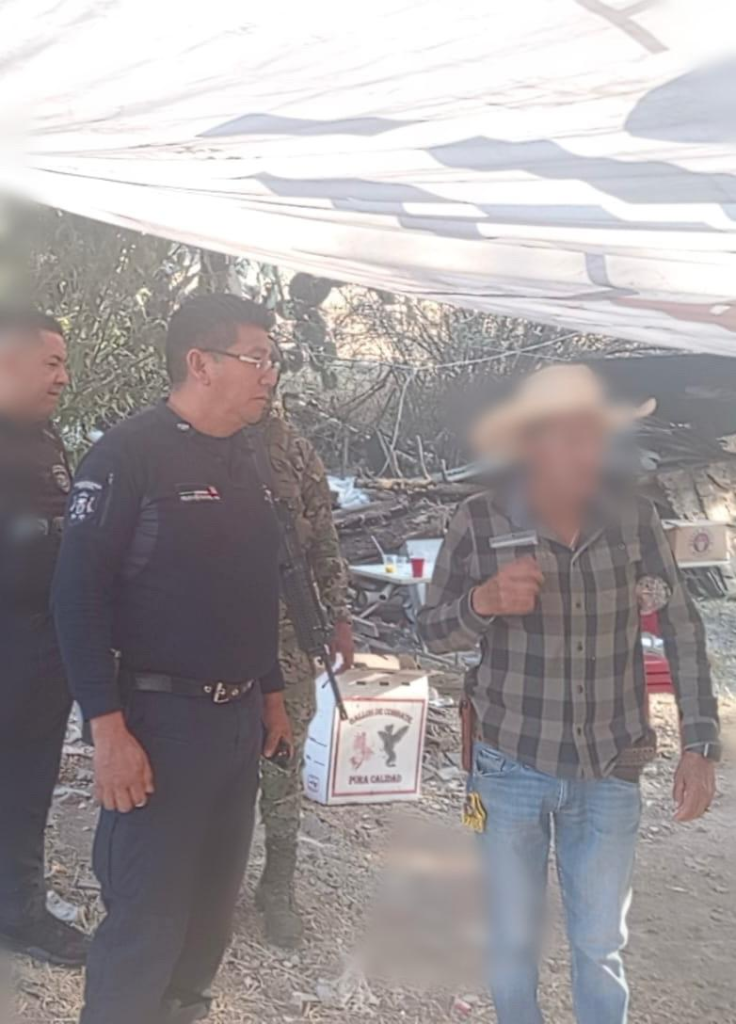 Desactiva policía de Ecatepec pelea de gallos clandestina