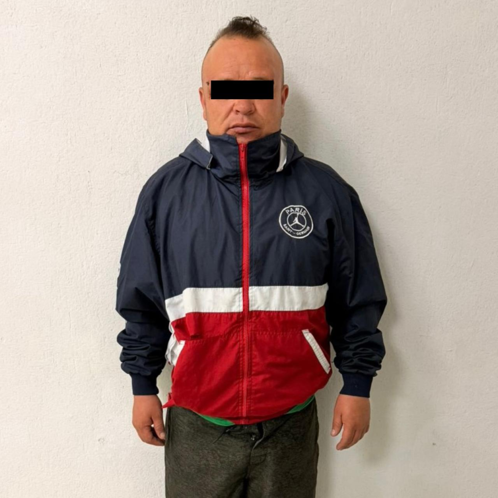 Policía de Ecatepec detiene a sujeto por lesionar a dos personas con machete