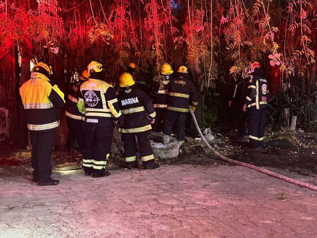 Controlan incendio en bodega clandestina de pinturas