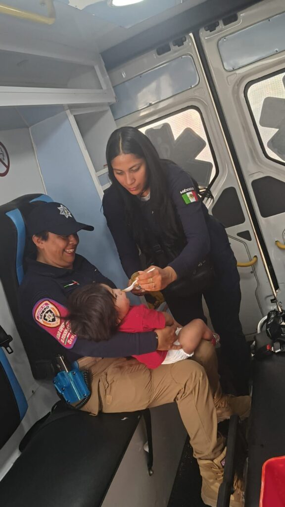 Policía de Ecatepec rescata a bebé en asentamiento irregular de El Chamizal