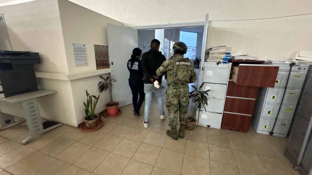 Policía municipal detiene a supuestos narcomenudistas en Jardines de Morelos
