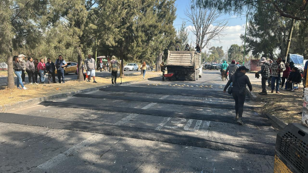 Gobierno municipal coloca topes en avenida Nacional por riesgo de accidentes