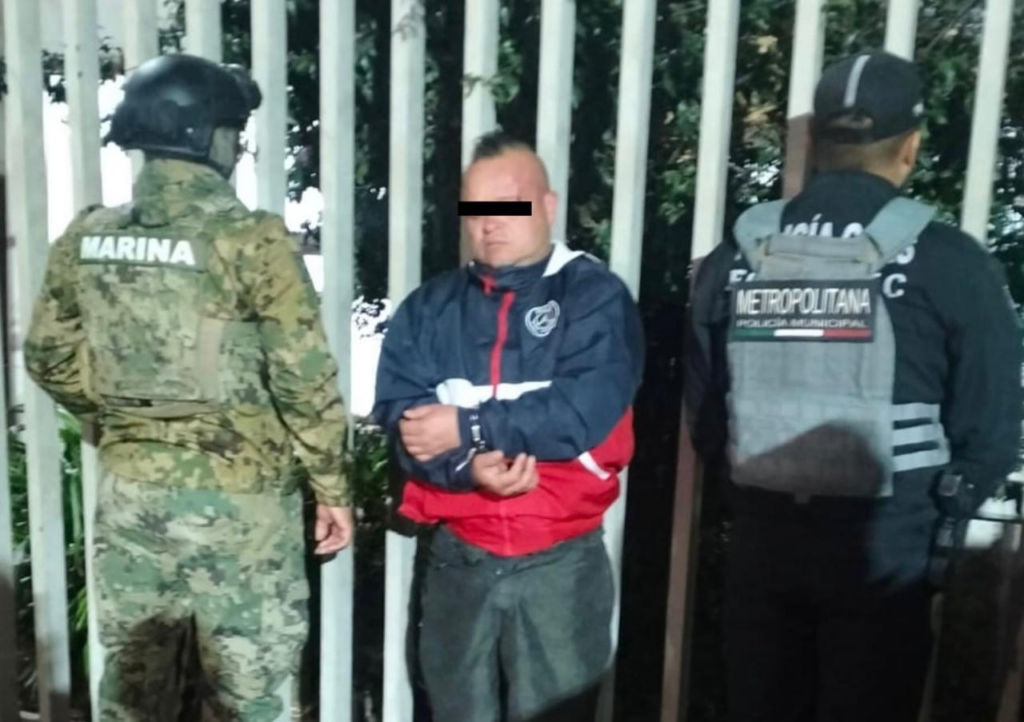 Por grabar a mujer, policía municipal y Marina detienen a sujeto