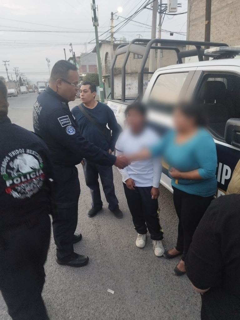 Policía de Ecatepec halla en parque a adolescente víctima de llamadas cruzadas