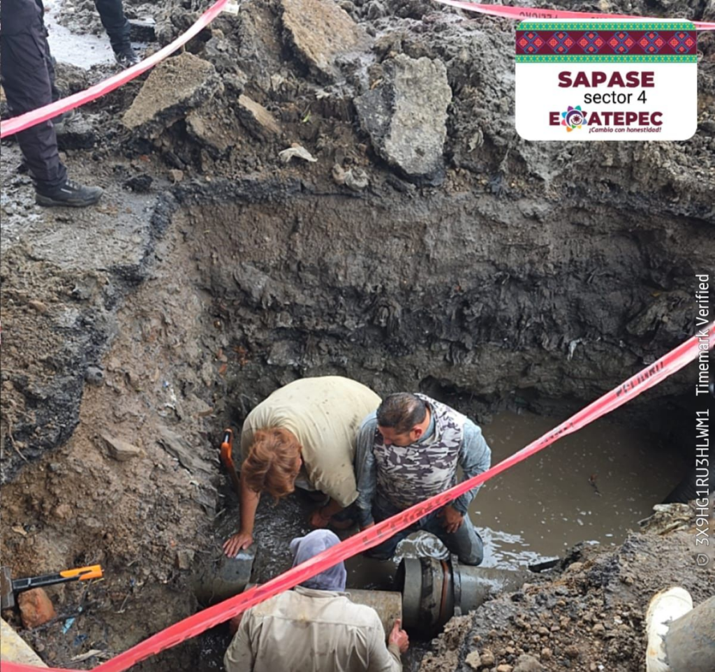 Sapase atiende fuga de agua de tubería de 12 pulgadas